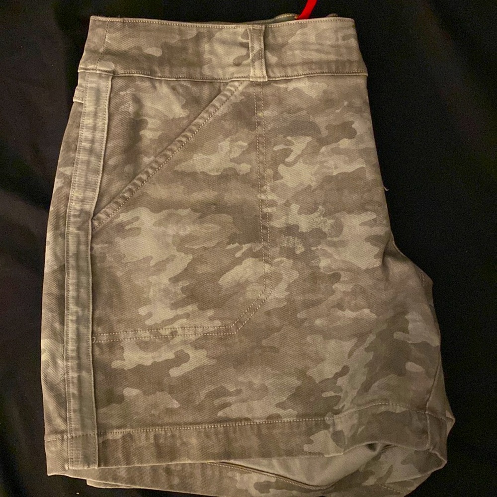 Stretch twill shirts 6 inch.  Can see them in Spanx website.  Camo